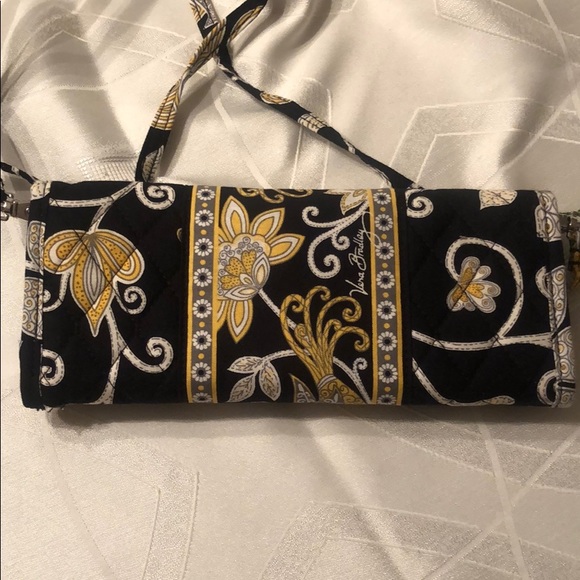 Vera Bradley Sleek Wallet - Picture 2 of 4